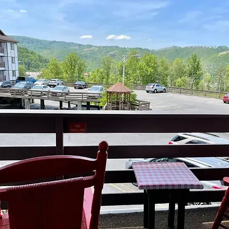 Relaxing Mountain Condo In Gatlinburg With City View ! Exterior foto